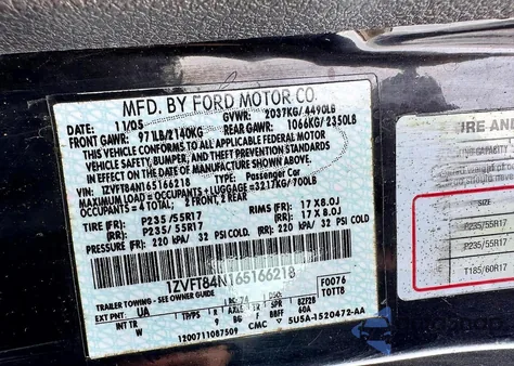 2006 Ford Mustang z USA, uszkodzony, nr VIN 1ZVFT84N165166218